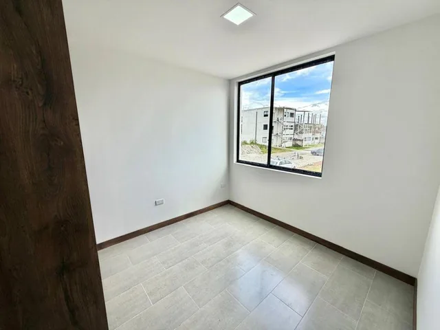 Casa Vip a Estrenar en Venta Sector Conocoto - Valle de Los Chillos — imagen 3