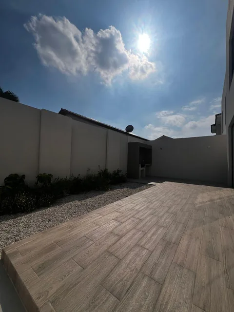 En Venta Hermosa Casa de Estreno en Ciudad Celeste - 4 Dorm., Km 9.5 Samborondon, 219 m², Guayas — imagen 2