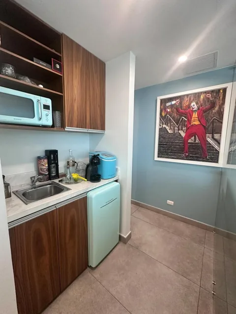 Oficina en Venta en Edificio, Cerca del Aeropuerto de Guayaquil, Guayas — imagen 2