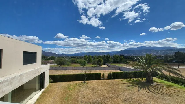 Vendo Linda Casa Ubicada Cerca Colegio Cervantes, Amplio Tereeno Linda Vista, Seguridad 24 H, 4 Dorm — imagen 4