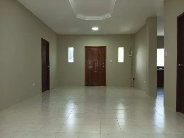Venta de Casa Salinas - Parroquia Jose Luis Tamayo P. Pincay — imagen 4
