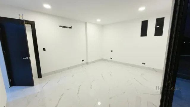 Venta de Casa por Estrenar con Piscina – Sector Uees, Samborondón Am, Guayas — imagen 5
