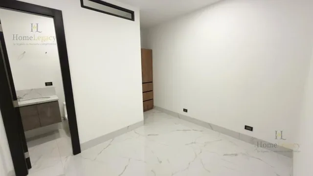 Venta de Casa por Estrenar con Piscina – Sector Uees, Samborondón Am, Guayas — imagen 4