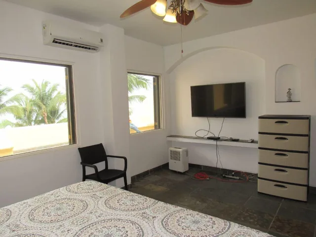 Venta Departamento Amplio Vista Al Mar Tonchigue, Atacames — imagen 4