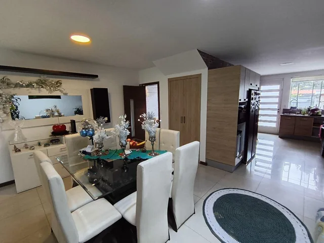 Casa de Venta con 3 Habitaciones en Cumbaya Lumbisi — imagen 3
