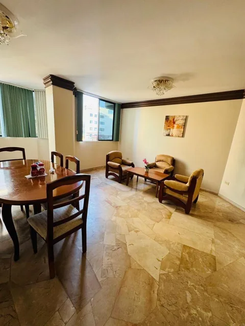 Venta de Departamento de 2 Habitaciones Amoblado en Av Flavio Reyes, Manta, Manabí — imagen 3