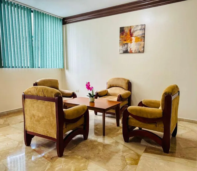 Venta de Departamento de 2 Habitaciones Amoblado en Av Flavio Reyes, Manta, Manabí — imagen 2