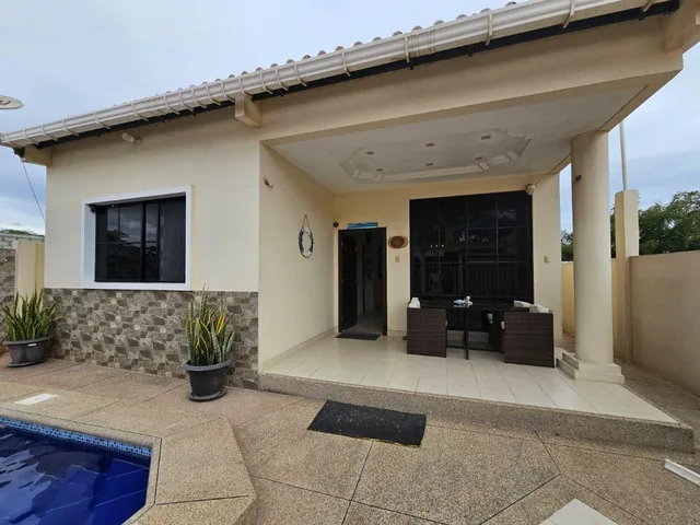 Vendo Casa de Una Planta con Piscina - L. Arias, Guayas — imagen 3