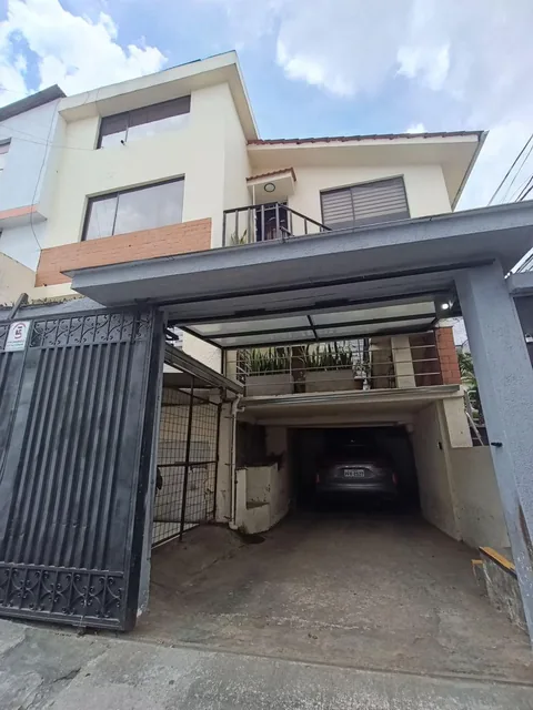 Vendo Casa Independiente con Tres Departamentos 345 m Sector Rumiñahui Acepto Vehiculo — imagen 5