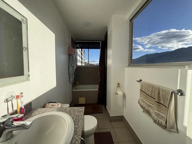 Vendo Departamento Dúplex con Patio Monteserrin — imagen 2