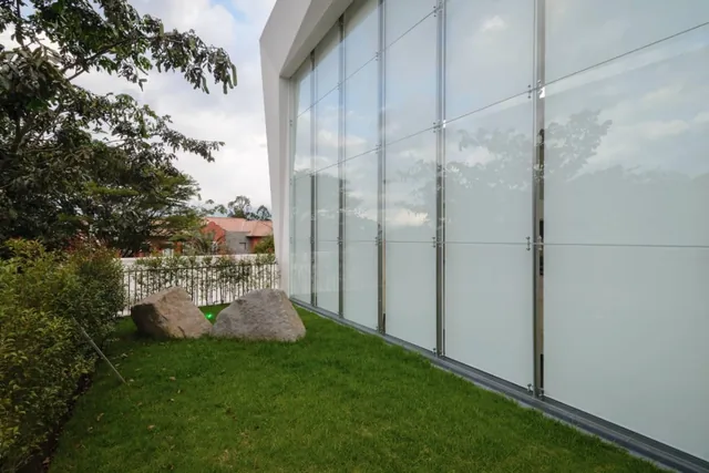Casa de Lujo Minimalista en El Rancho San Francisco — imagen 3