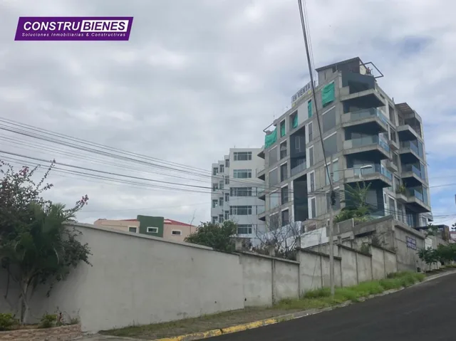 Lote Esquinero Sobre La Vía en Barbasquillo, Manta, Manabí — imagen 2
