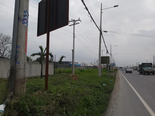 Via Samborondon Km 11 1/2 Terreno Comercial o Residencial, Guayas — imagen 4