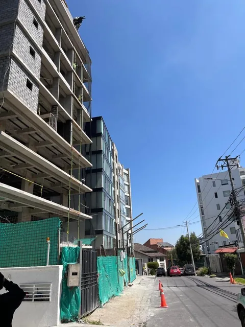 Oportunidad Casa y Terreno 720 m², Gonzalez Suarez. Provincia de Pichincha — imagen 4