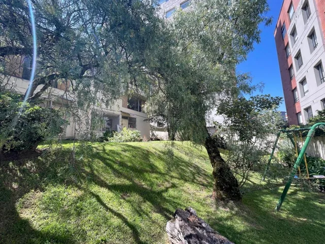 Oportunidad Casa y Terreno 720 m², Gonzalez Suarez. Provincia de Pichincha — imagen 2
