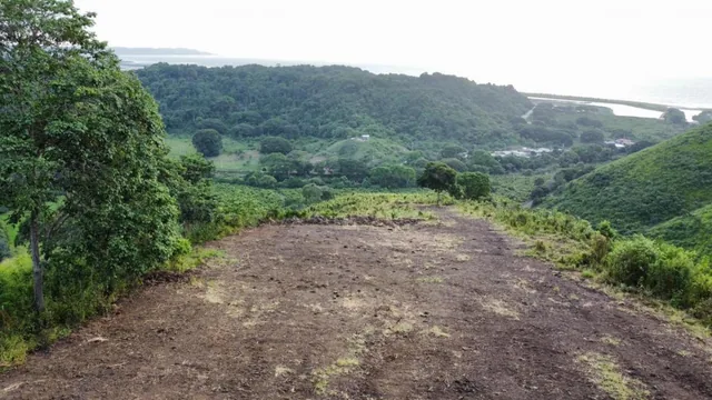 Venta de Terrenos Para Lotizar con Vista Al Mar Sector Don Juan Via Jama - Pedernales, Manabí — imagen 3