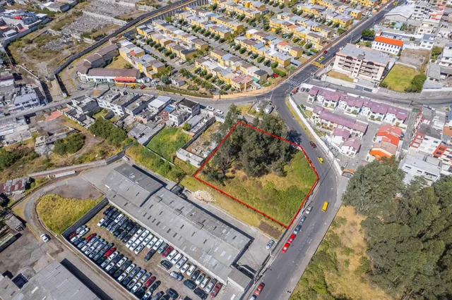 Vendo Terreno – 2.100 m² – Cerca de La Av Occidental Cerca de La Ant — imagen 2