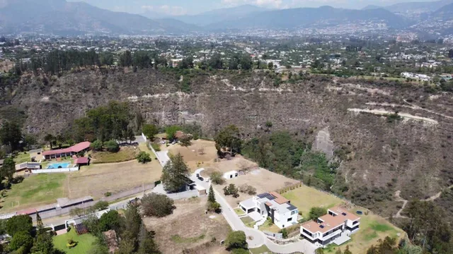 Espectacular Terreno de Venta con La Mejor Vista de Puembo — imagen 3