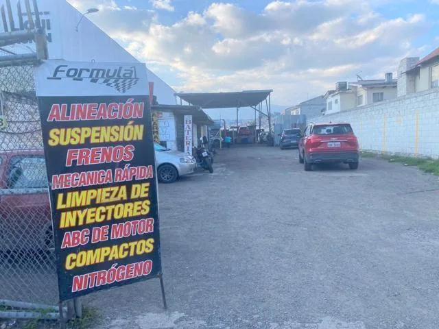 Terreno Comercial en Venta 943 m² Av Hurtado de Mendoza Sector Graiman - Cuenca, Azuay — imagen 2