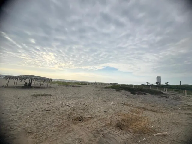 Terreno de 190 m² en Venta en Sur de Playas, a Pocos Pasos del Mar, Guayas — imagen 2
