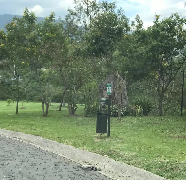 Terreno de Venta Cumbaya en Exclusivo Conjunto — imagen 2