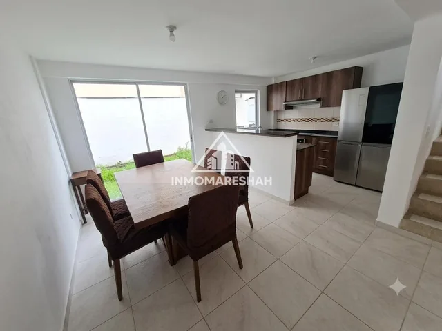 Casa en Venta en Conjunto Exclusivo con Piscina en Pomasqui — imagen 2