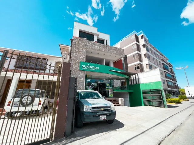 Propiedad Comercial en Venta | Av Unidad Nacional, Sector Los Tótems – Cuenca, Azuay — imagen 3