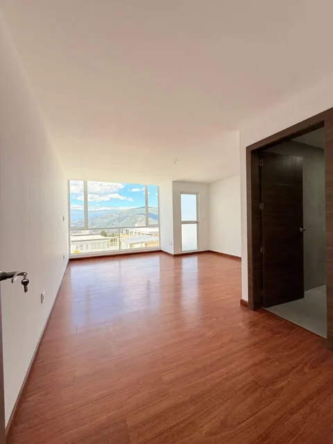 Casa Venta de Lujo en Cumbayá con Vista Al Valle — imagen 2