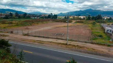 Re/max Futuro Vende Terrenos con Galpones en La Autopista General Rumiñahui — imagen 4