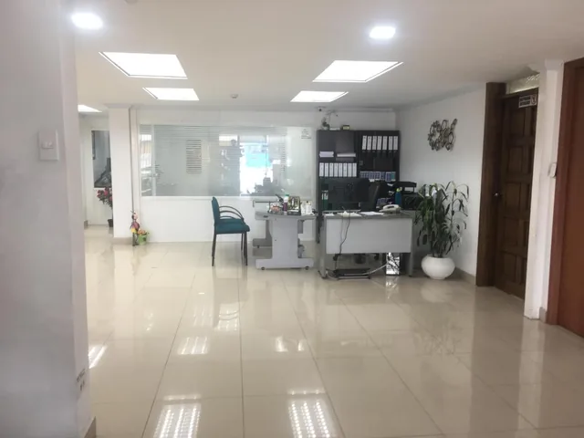 Terreno 1325 m² Sobre Av de Los Shyris, Inversión — imagen 4