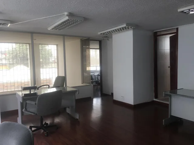 Terreno 1325 m² Sobre Av de Los Shyris, Inversión — imagen 2