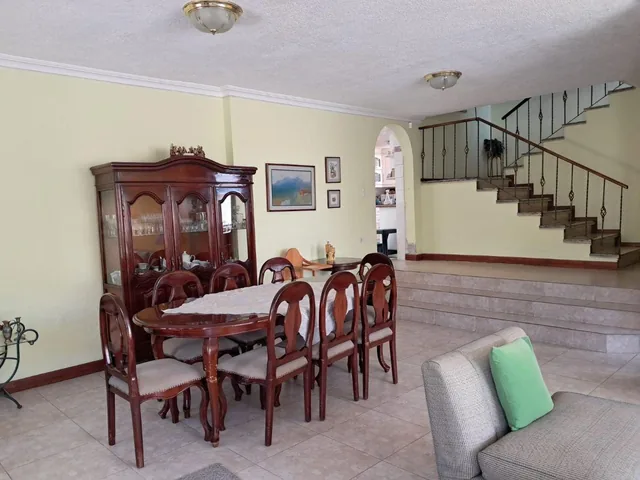 Casa en Venta 5 Dorm. El Pinar — imagen 4