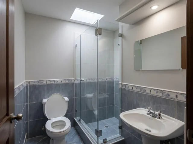 Casa de 212 m² con 4 Dorm. en Venta en Conocoto — imagen 3