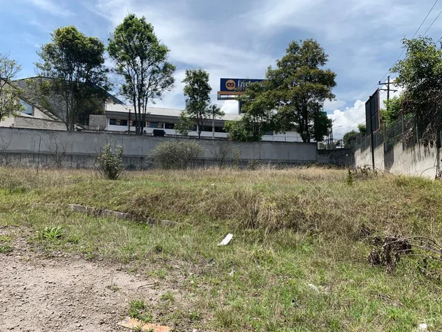 Terreno Comercial Esquinero de Venta Sector Eloy Alfaro — imagen 3