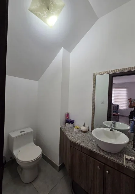 Venta Casa Urb. La Joya Etapa Oro, 3 Dorm., Guayas — imagen 2