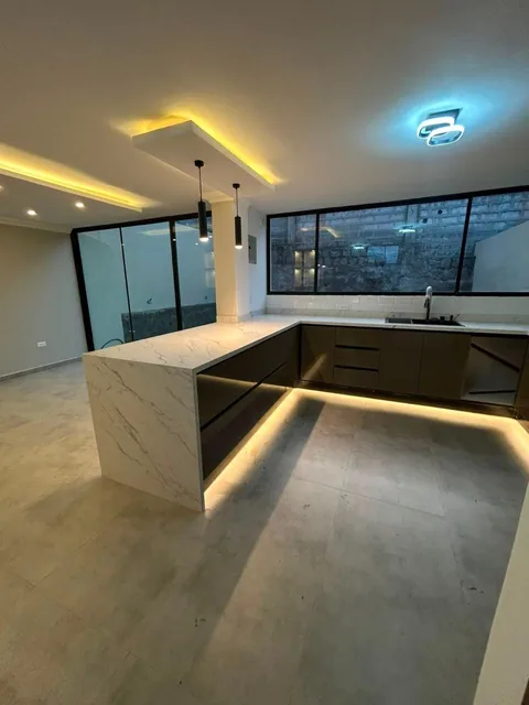 Casa de 270 m² con 3 Dorm. en Venta en San Isidro del Inca — imagen 5