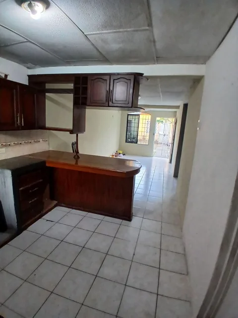 Hermosa Casa de Una Planta en Huancavilca Norte en Urbanización Cerrada, Guayas — imagen 4