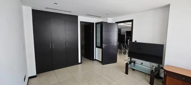 Se Vende Departamento Semi Amoblado en Bellini I en Puerto Santa Ana, Guayas — imagen 4