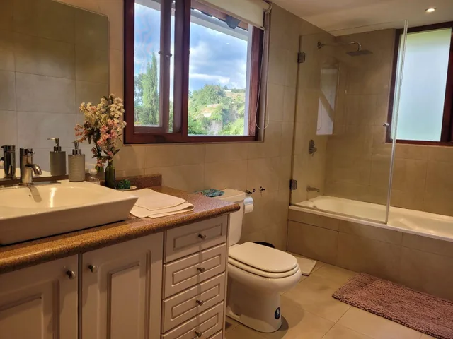 Casa de Venta con 3 Dorm. en Venta en Tumbaco, Sector La Viña — imagen 4