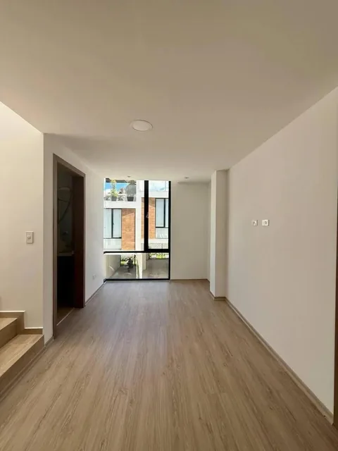 Casa de 3 Habitaciones - en Venta - Tumbaco - 107 m² — imagen 2