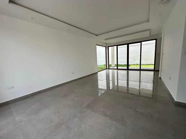 Venta Amplias y Hermosas Casas 3 Dorm., Piscina Propia, Conjunto Privado, Cumbayá — imagen 3
