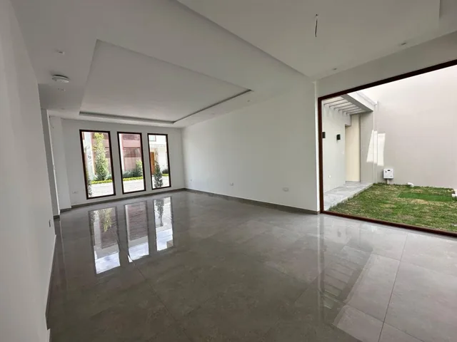 Venta Amplias y Hermosas Casas 3 Dorm., Piscina Propia, Conjunto Privado, Cumbayá — imagen 2