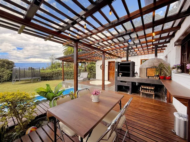 Casa en Venta con Piscina Los Chillos Ontaneda Urbanización Privada — imagen 4