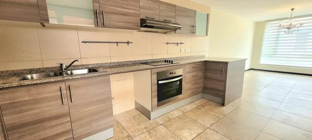 Casa en Venta Tumbaco con 4 Dorm. — imagen 2