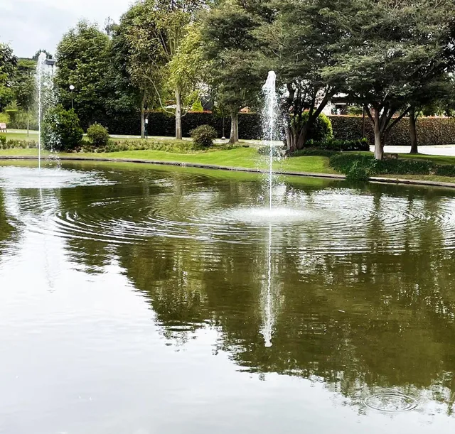 Hermoso Terreno Plano de Venta en Villa Fontana, Puembo! Frente a Arrayanes! — imagen 2
