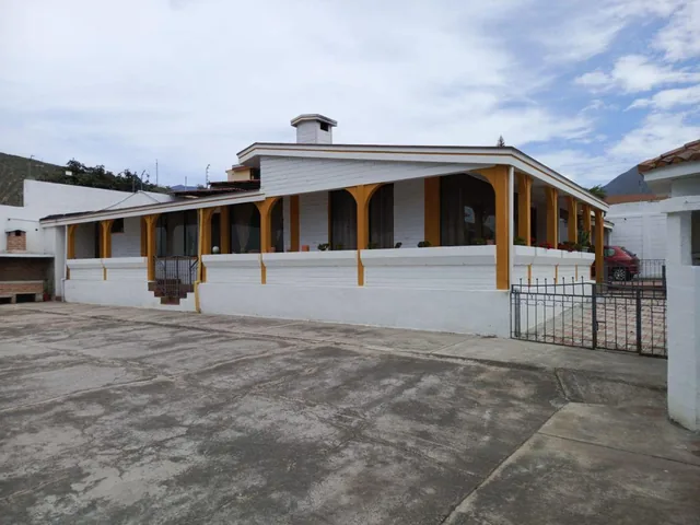 Vendo Casa con Elegante Estilo Rustico en Urb Shyris San Antonio de Pichincha — imagen 5