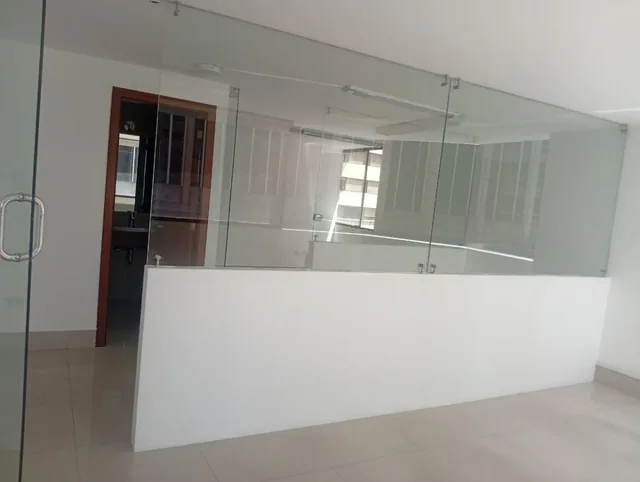 Oficina Comercial de 200 m² en Venta en Iñaquito — imagen 4