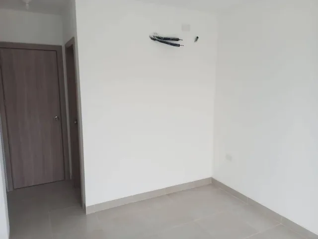 Casa de Venta en La Urbanización Narcisa Club, 3 Dorm., 2 Parqueos. Guayas — imagen 3