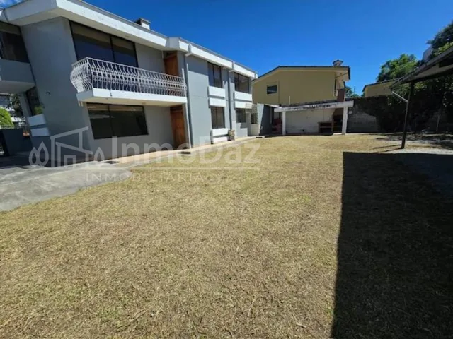 Vendo Casa en Cumbayá Sector del Reservorio (Jacaranda) — imagen 3