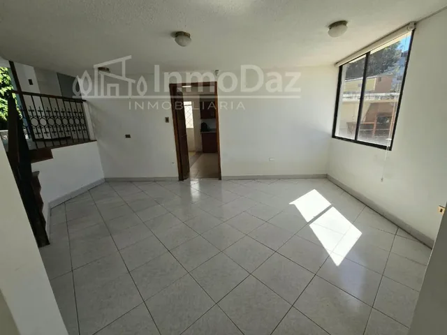 Vendo Casa en Cumbayá Sector del Reservorio (Jacaranda) — imagen 2